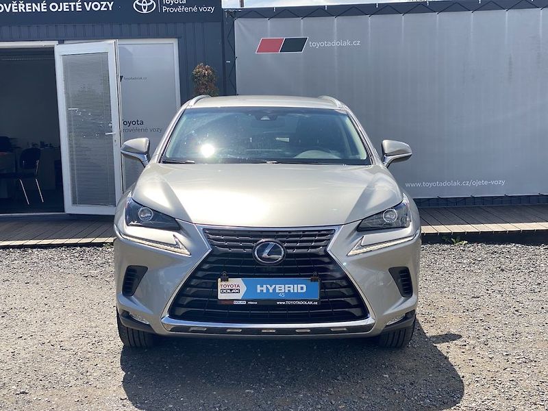 Lexus NX 300h 2.5HSD, ČR-2m, Limited, 4x4 - fotka 3 z 31