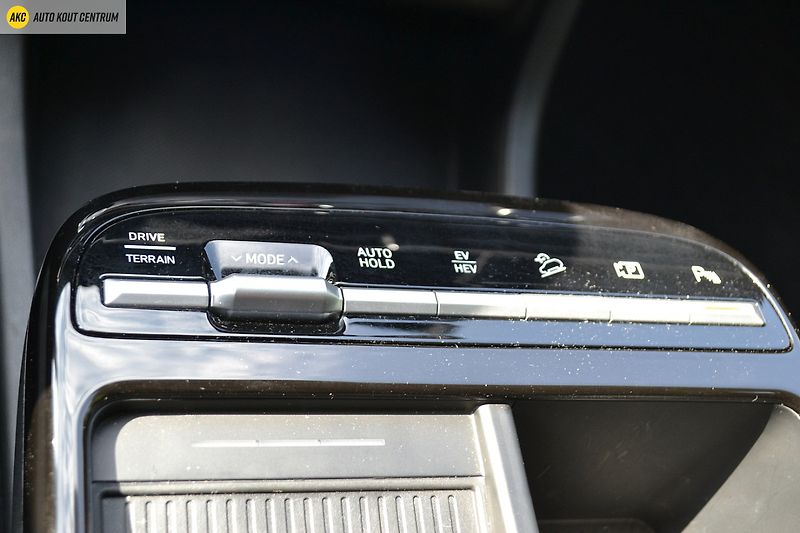 Hyundai Tucson 1,6 T-GDI PHEV 4WD AT PREMIUM - fotka 33 z 69