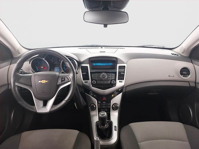 Chevrolet Cruze (2010) 2.0 VCDi, Serv.kniha - fotka 8 z 17