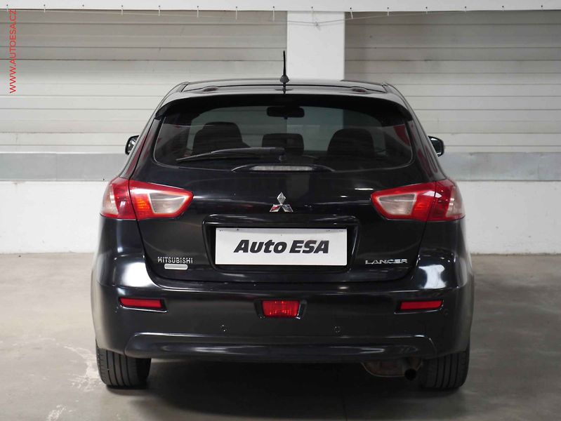 Mitsubishi Lancer (2017) 1.6., 1.maj,ČR, AC, výhřev - fotka 5 z 19