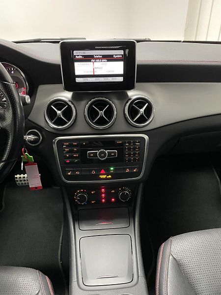 Mercedes-Benz GLA 220 CDi 4M AT ČR 1.MA.SERVISKA - fotka 22 z 24