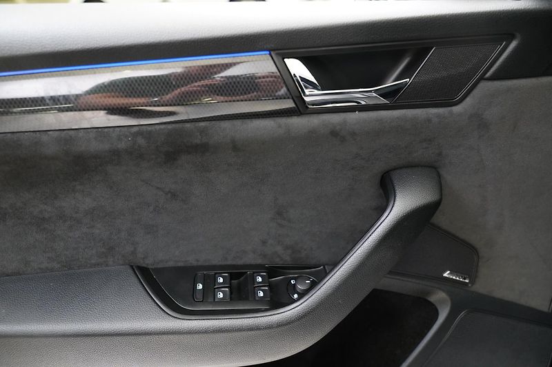 Škoda Superb - fotka 12 z 28