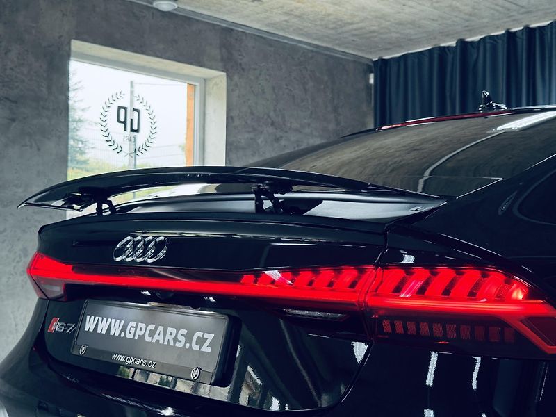 Audi RS 7 (2022) CARBON*VALCONA*NEZ.TOP*ZÁRUKA - fotka 8 z 43