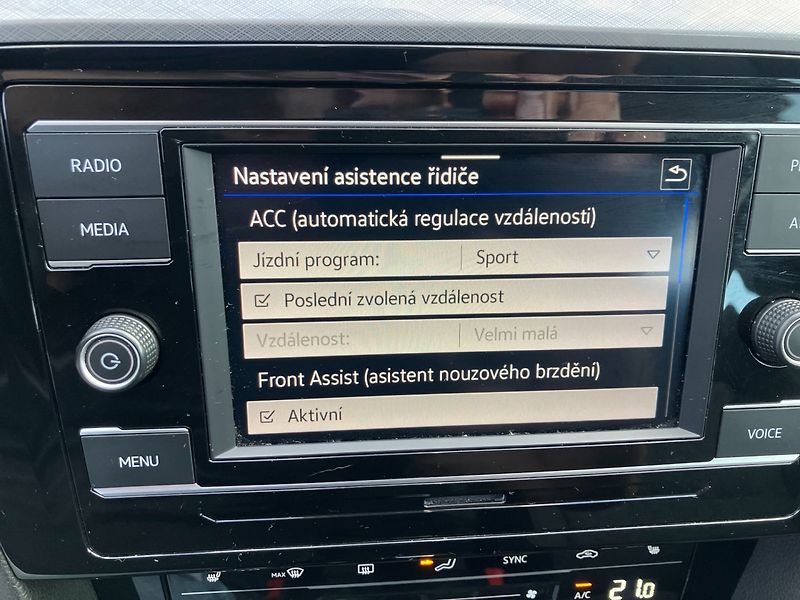 Volkswagen Passat Variant (2023) 2.0TDI 110kW DSG NEHAVAROVANÉ - fotka 29 z 34