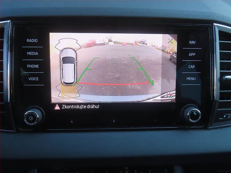 Škoda Karoq (2024) 2.0 TDI, Style Plus,Navigace - fotka 15 z 16