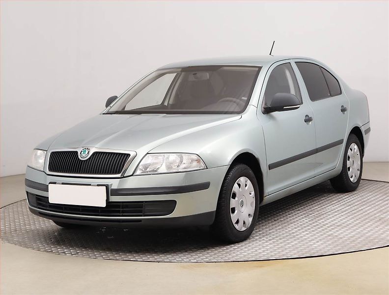 Škoda Octavia (2011) 1.6, Serv.kniha - fotka 2 z 15