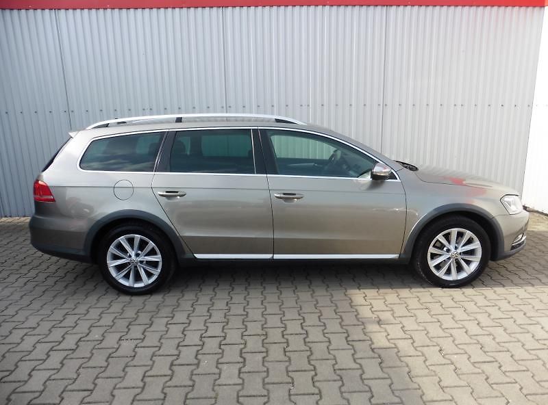 Volkswagen Passat 2,0 TDI Alltrack 4motion DSG - fotka 4 z 14