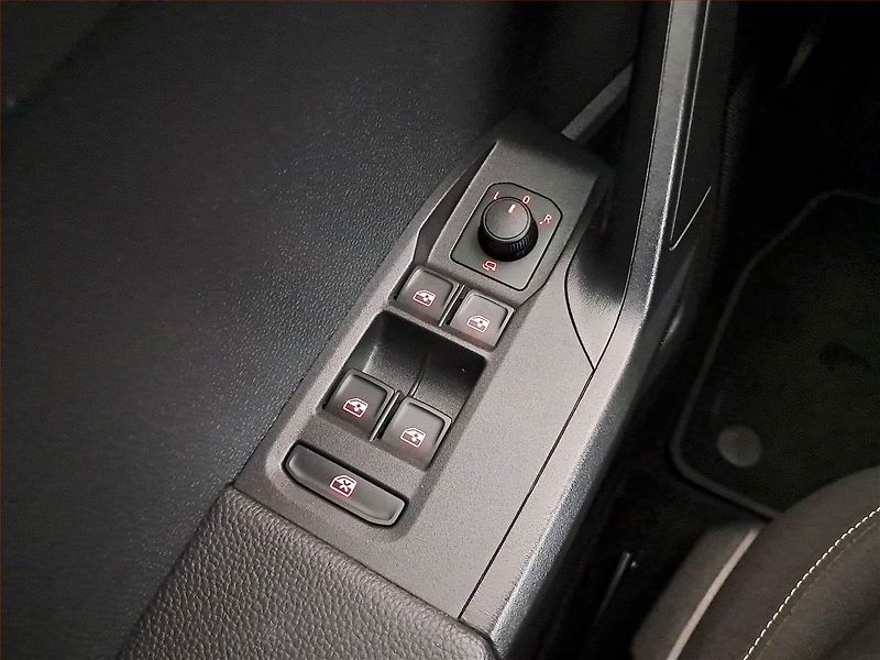 Seat Arona (2023) Style 1.0 TSI, ČR,1.maj - fotka 21 z 22