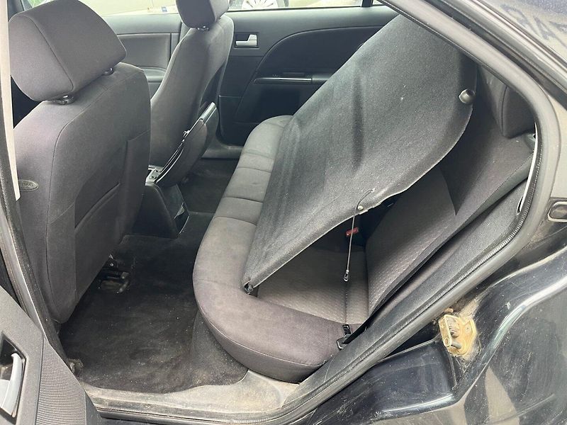 Ford Mondeo (2001) 2.0 i Nová STK - fotka 8 z 15