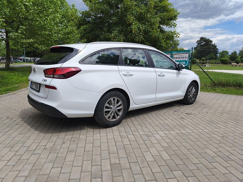 Hyundai i30 1.0 T -Gdi 88Kw Kombi - fotka 10 z 26