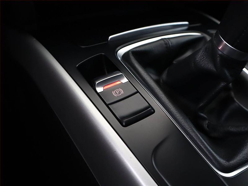 Audi A4 (2012) 2.0 TDI, Xenony, Tempomat - fotka 13 z 16