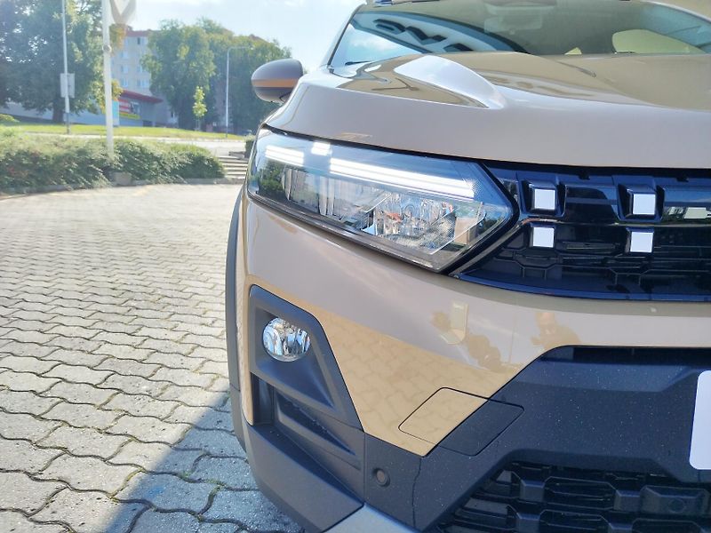 Dacia Sandero (2026) Stepway Extreme Eco-G 120 - fotka 9 z 22
