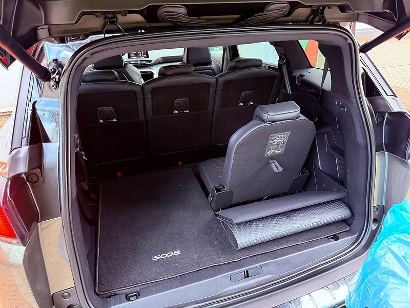 Peugeot 5008 1.6 PureTech Allure, Serviska - fotka 10 z 36