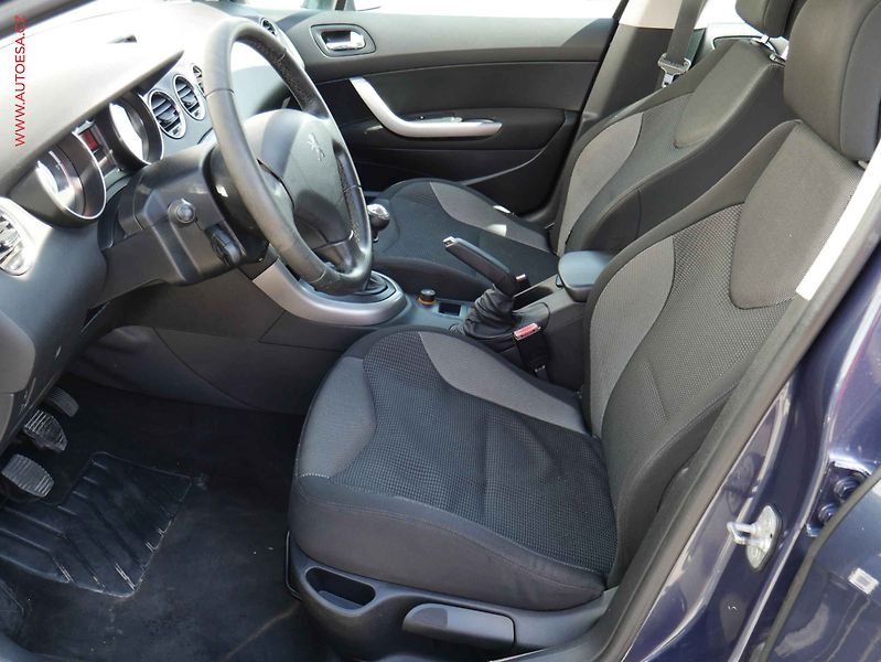 Peugeot 308 (2008) 1.6HDi, AC, tažné - fotka 9 z 16