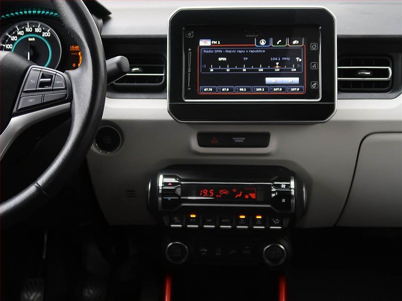 Suzuki Ignis (2019) 1.2 AllGrip, 4X4, Serv.kniha - fotka 12 z 19