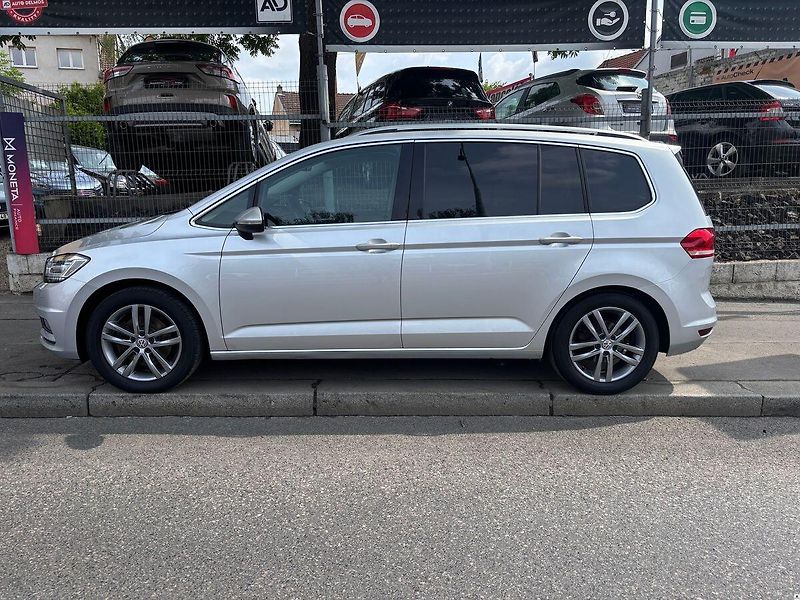 Volkswagen Touran 2.0TDi/2017/7MÍST.MAN6.110KW-Z - fotka 3 z 50