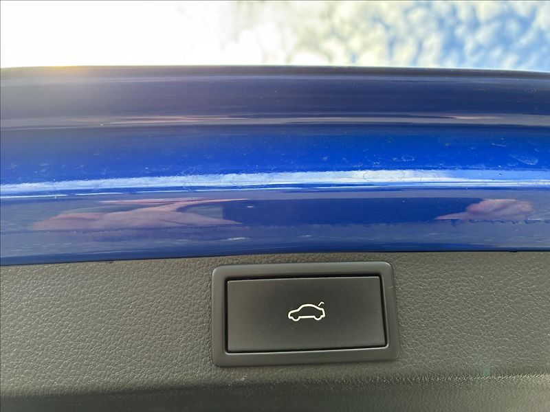Škoda Octavia 2,0 TAŽNÉ,EL.KUFR,HEAD-UP - fotka 18 z 32