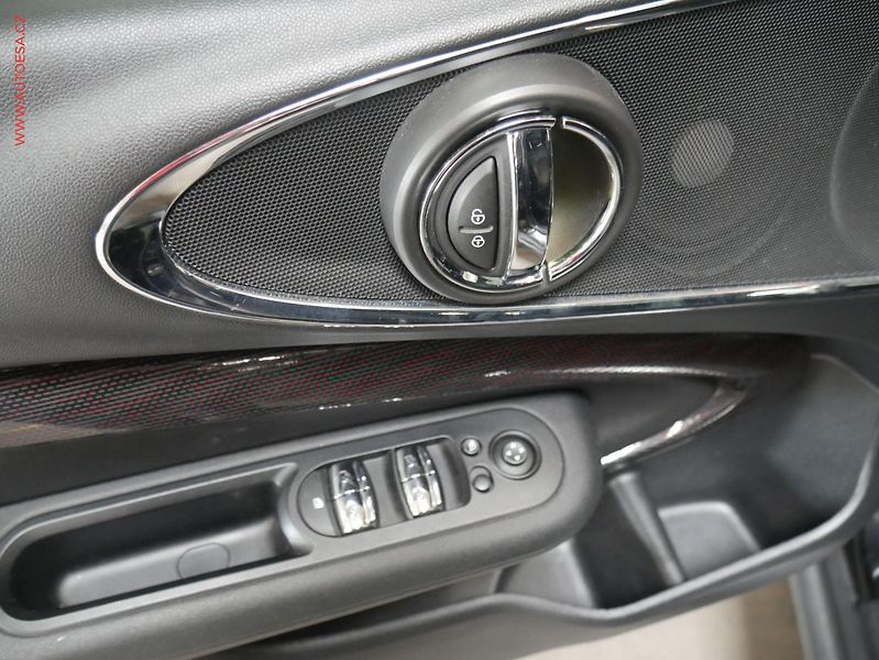 Mini Clubman (2016) 2.0 4x4, LED, panor, navi - fotka 11 z 19