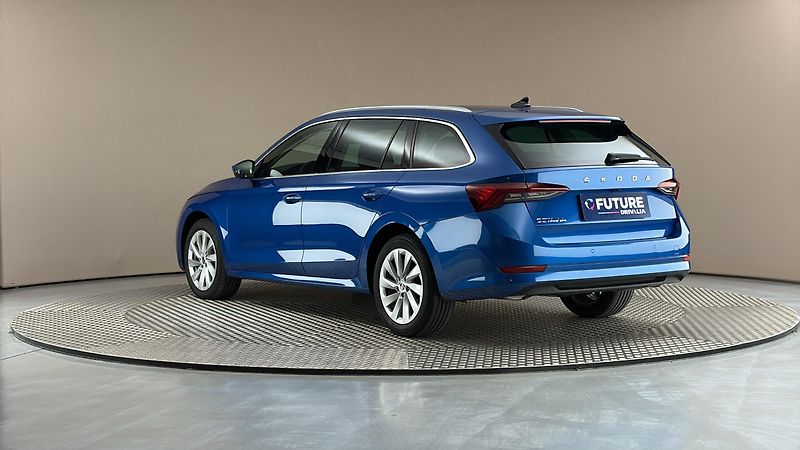 Škoda Octavia 2.0 TDI DSG Style Combi - fotka 2 z 25