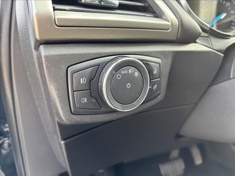 Ford Mondeo 2,0 HEV Vignale 103kW - fotka 24 z 45