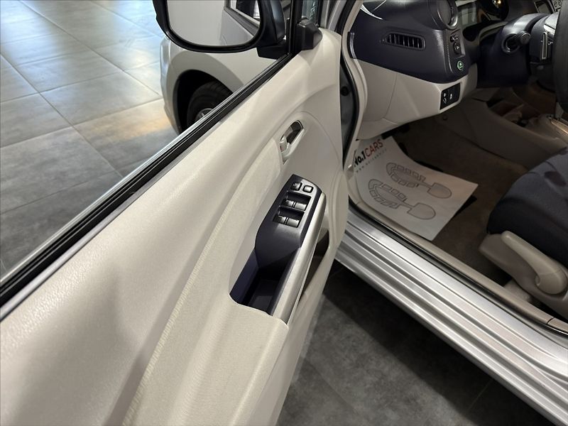 Honda Insight 1,3   i IMA AUTOMAT HYBRID - fotka 7 z 40