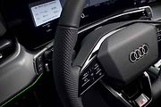 Ovládací jednotka na volantu z modelu Audi Q3