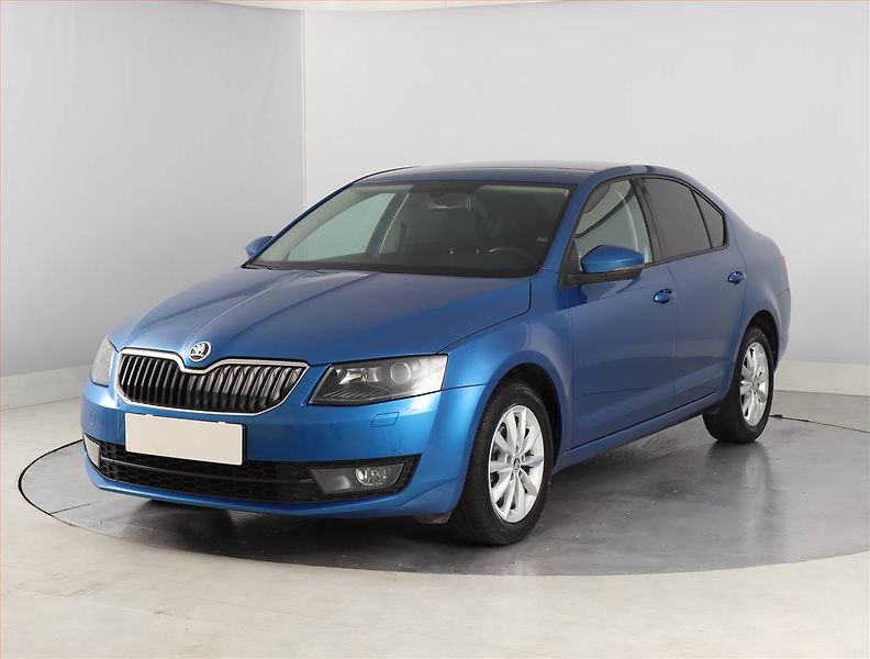 Škoda Octavia (2014) Style 1.6 TDI, Xenony - fotka 2 z 22