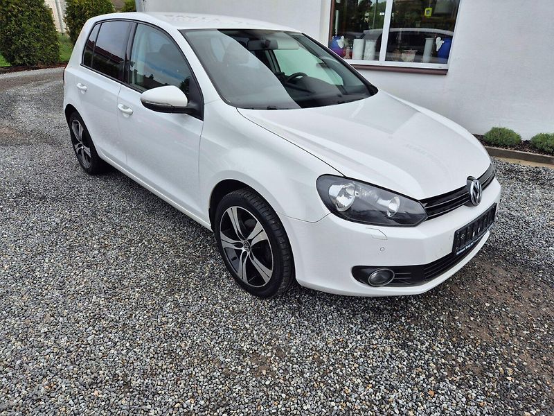 Volkswagen Golf (2012) 1.2 TSi - fotka 3 z 30