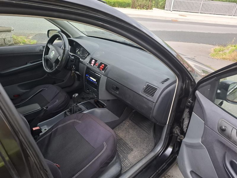 Škoda Fabia (2002) Fabia 1,9 sdi - fotka 6 z 9