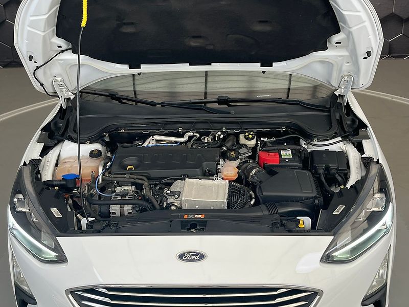 Ford Focus 2.0 EB Titanium LED - fotka 38 z 66