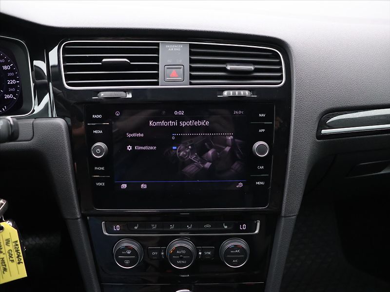 Volkswagen Golf 1,5 TSI 110kW DSG Highline LED - fotka 14 z 24