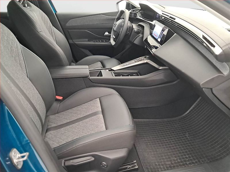 Peugeot 408 (2024) 1.2 PureTech - fotka 9 z 21