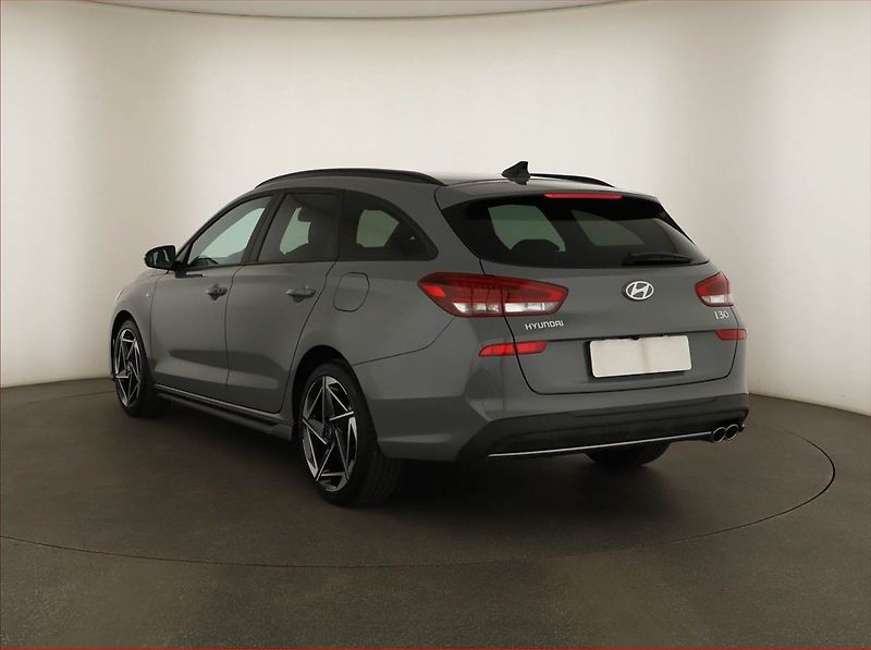 Hyundai i30 (2025) 1.5 T-GDI MHEV 48V, N-Line - fotka 4 z 15