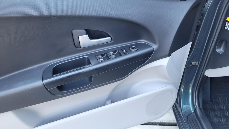 Kia Ceed 1,6i 93KW KOUPENO V ČR - fotka 15 z 21