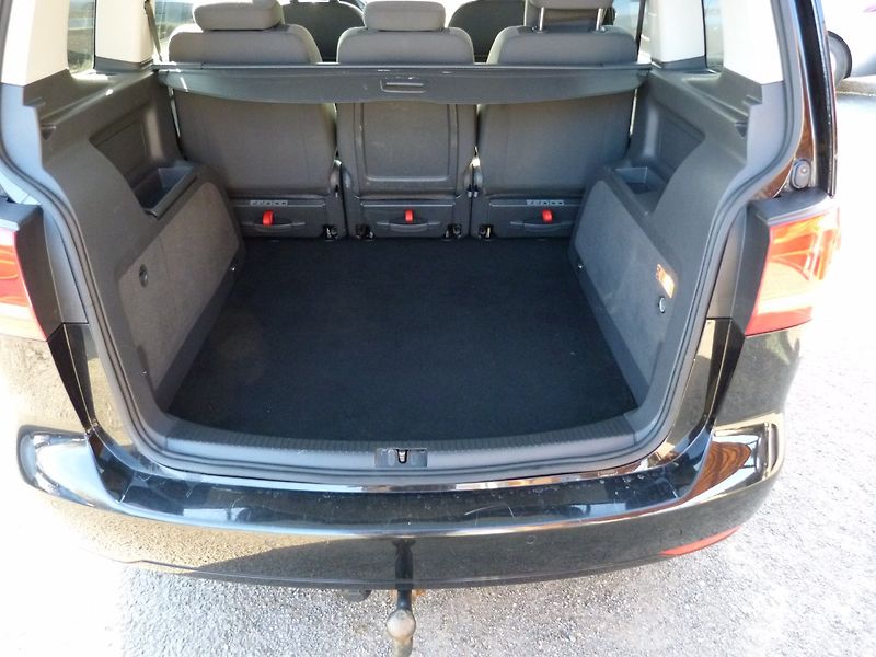 Volkswagen Touran 1.2 tsi Highline - fotka 12 z 19
