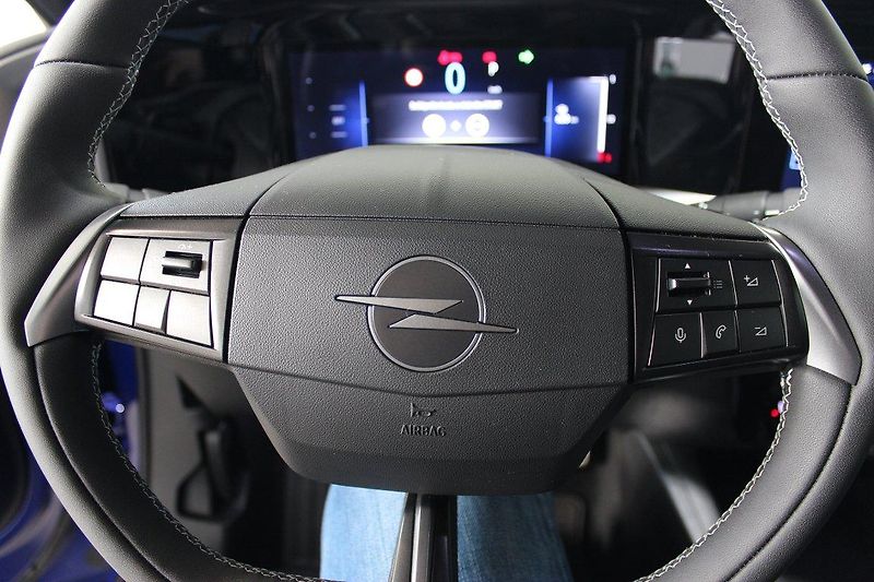 Opel Mokka Edition Hybrid 1.2 TURBO 107kW - fotka 8 z 16