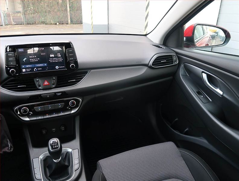 Hyundai i30 (2022) 1.0 T-GDI, ČR,1.maj - fotka 8 z 21