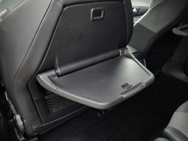 Peugeot 5008 1.5 BlueHDi 130 automat 7-míst - fotka 10 z 46