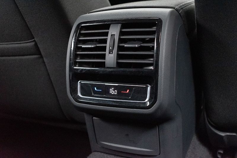 Volkswagen Passat TDI 110kW BUSINESS*2xPNEU*ČR 1 - fotka 14 z 39