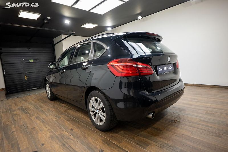 BMW Řada 2 216d Active Tourer - fotka 6 z 32