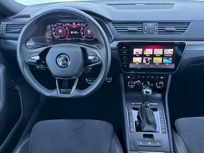 Škoda Superb (2021) 2.0 TSI 140kW SportLine - fotka 9 z 35