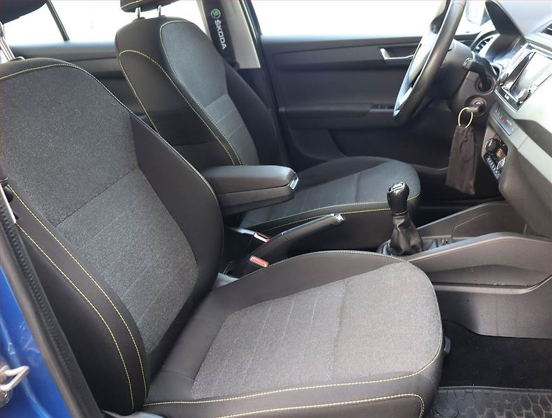 Škoda Fabia (2019) Ambition 1.0 TSI, Tempomat - fotka 9 z 22