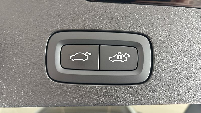 Volvo V60 2.0 T6 AUT AWD Recharge Plus B - fotka 20 z 34