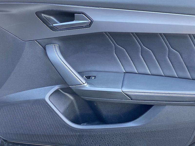 Cupra Formentor (2024) 1.5 TSI DSG - fotka 17 z 33