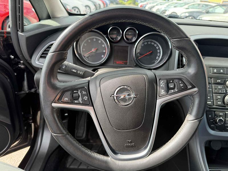 Opel Astra (2014) 1.4i, 2.maj,ČR, STK6/28 - fotka 12 z 16