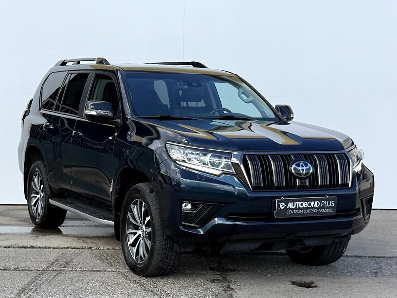 Toyota Land Cruiser 2.8 D-4D AT AWD 150kW Executiv - fotka 6 z 25
