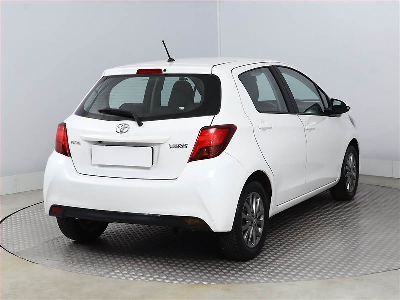 Toyota Yaris (2017) 1.33 Dual VVT-i, Park. senzory - fotka 5 z 15