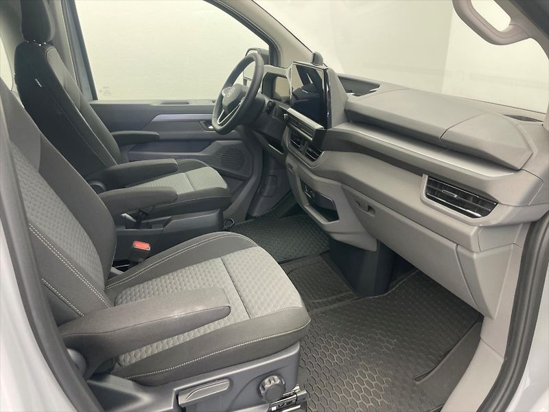 Volkswagen Caravelle Life 2.5 PHEV DR - fotka 15 z 28