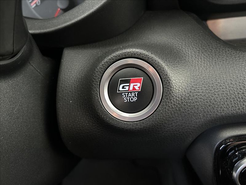 Toyota GR Yaris 1,6   ČR,CIRCUIT PACK,FULL PPF - fotka 16 z 36