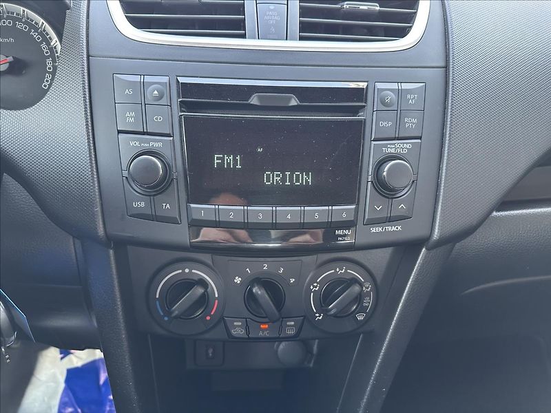 Suzuki Swift 1,2 4x4 - fotka 15 z 18